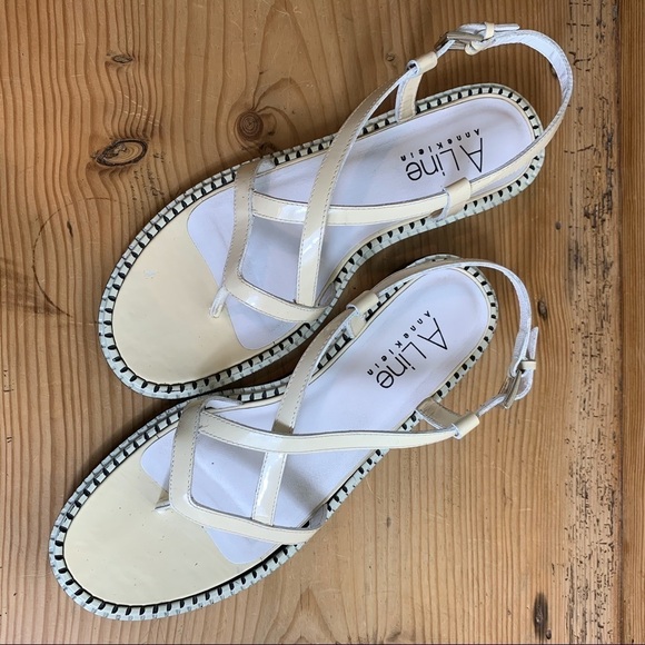 ANN KLEIN CREAM SANDALS ONLY WORN ONCE - Picture 1 of 7